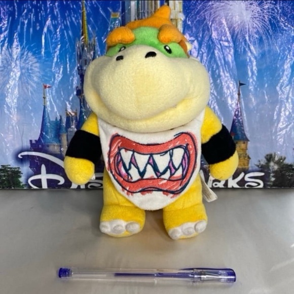 Nintendo Super Mario 8” 2017 bowser plush with bib - Picture 1 of 6